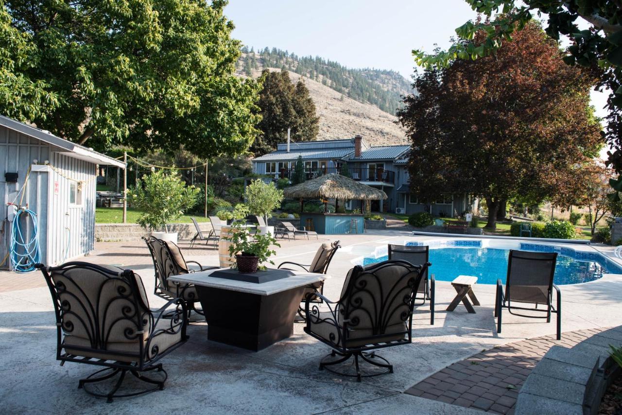 Similkameen Wild Resort & Winery Retreat Осойос Екстериор снимка