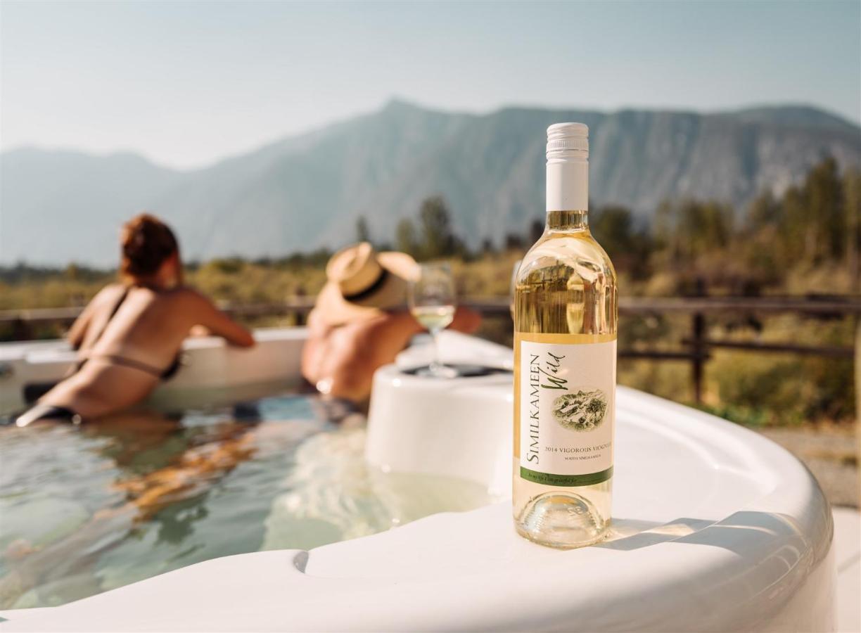 Similkameen Wild Resort & Winery Retreat Осойос Екстериор снимка