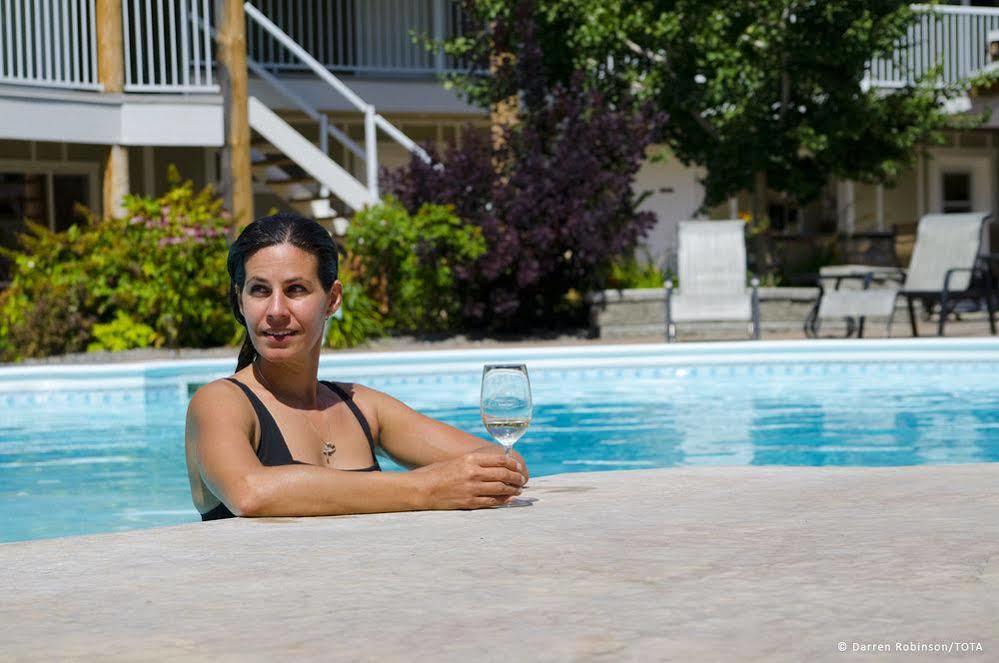 Similkameen Wild Resort & Winery Retreat Осойос Екстериор снимка