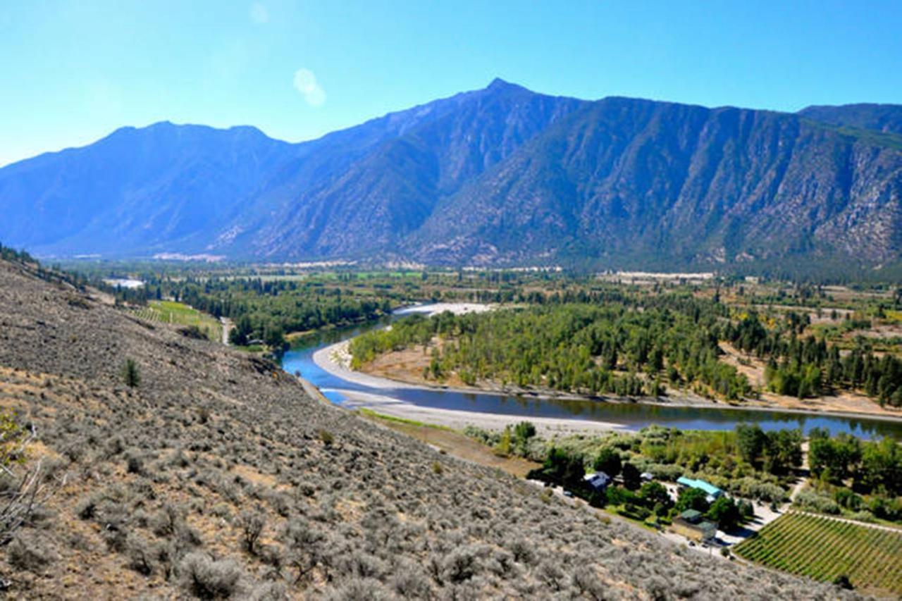 Similkameen Wild Resort & Winery Retreat Осойос Екстериор снимка