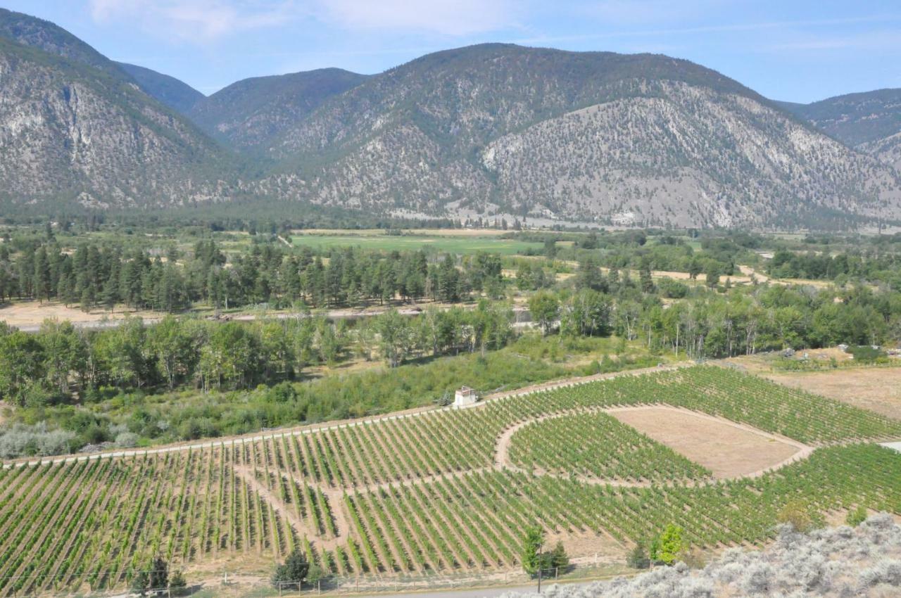 Similkameen Wild Resort & Winery Retreat Осойос Екстериор снимка